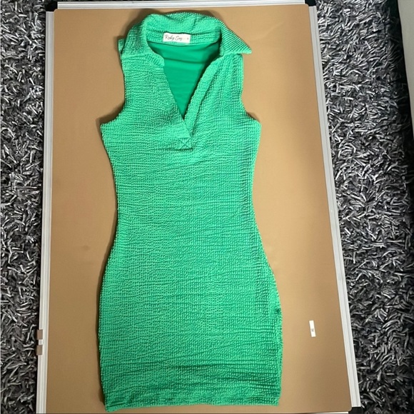 Dresses & Skirts - GREEN COLLARED DRESS